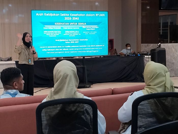 SIAR: Ketua Tim Kerja Penataan Sistem Rujukan Direktorat Pelayanan Klinis Kemenkes, Ratih Dwi Lestari, S.Kep., MARS menjelaskan mengenai RS Berbasis Kompetensi.