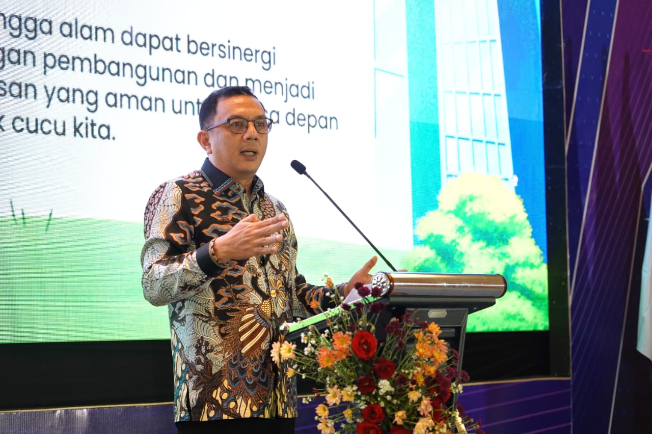 Wakil Ketua DPRD Jawa Timur, Deni Wicaksono