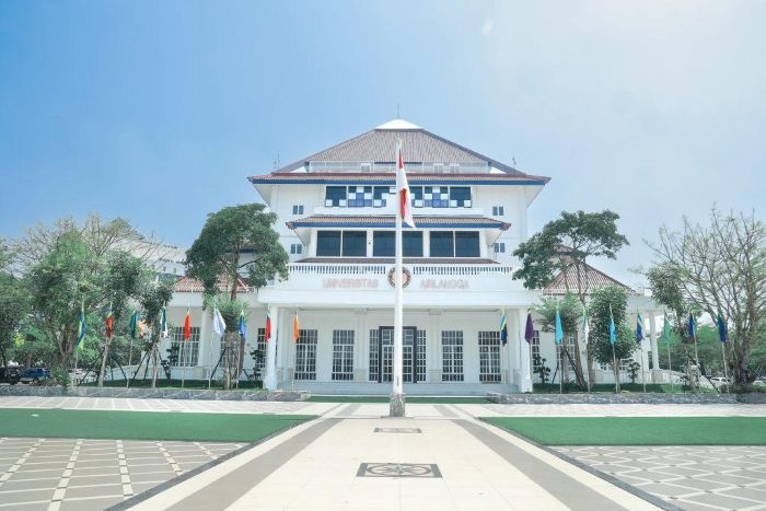 ILUSTRASI: Unair resmi meluncurkan Program Beasiswa Guru bagi pendidik tingkat SMP dan SMA sederajat.