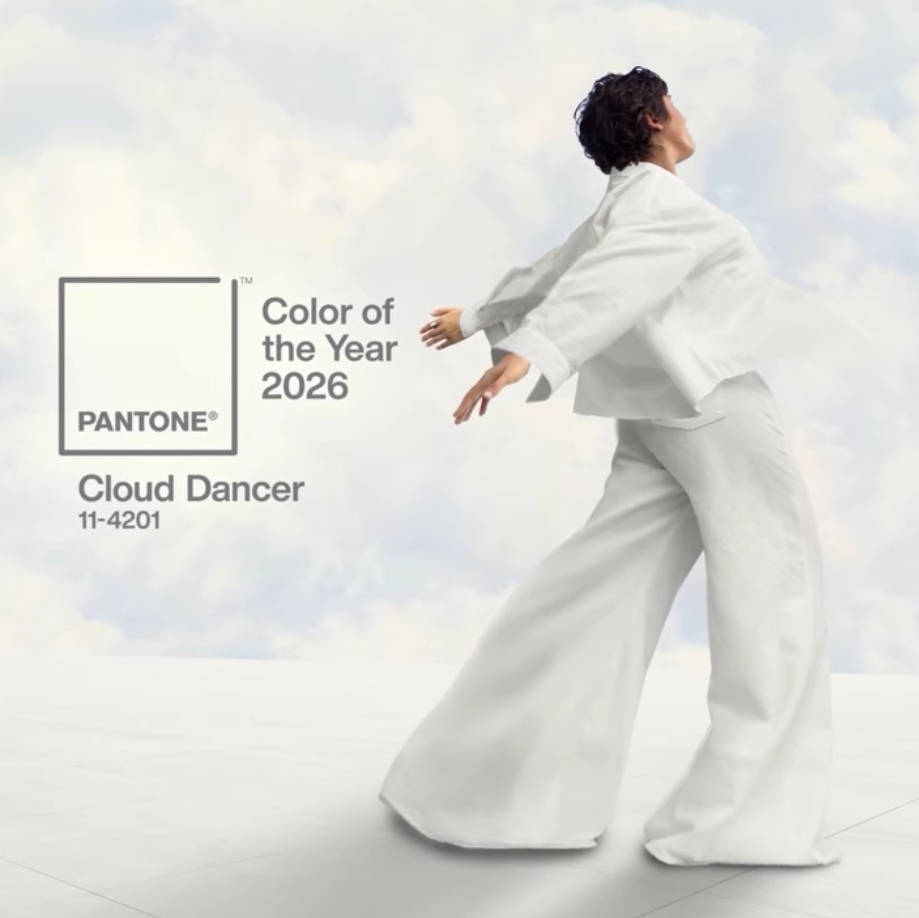 BILLOWY WHITE: Pantone memilih Cloud Dancer PANTONE 11-4201 sebagai Color of the Year 2026.