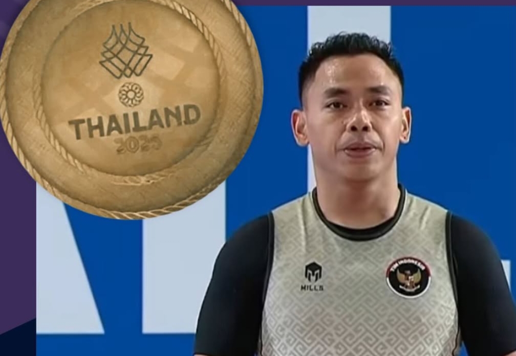 Lifter senior asal Jawa Timur Eko Yuli irawan.