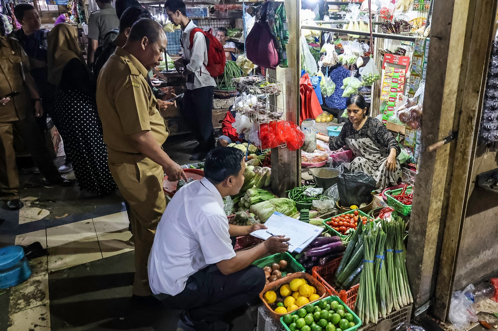PENDATAAN: Pemkot Surabaya perketat pengawasan pangan Jelang Nataru. Pastikan harga dan stok aman. (IST/RADAR SURABAYA)