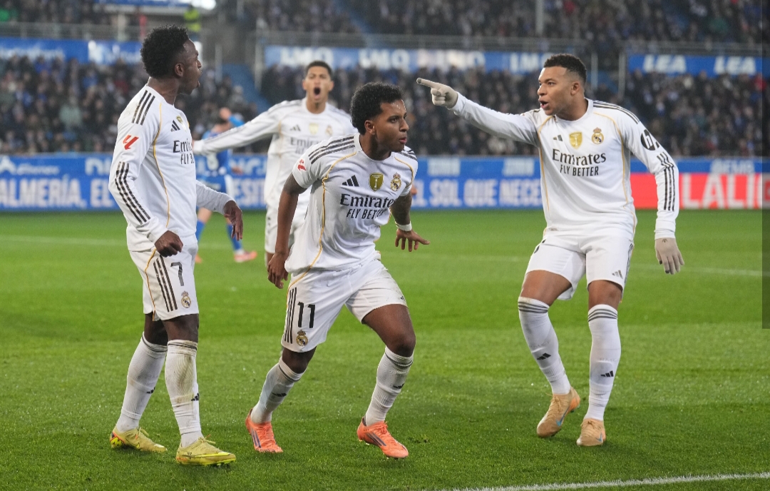 Kylian Mbappe (kanan) torehkan gol ke-70 bersama Real Madrid.