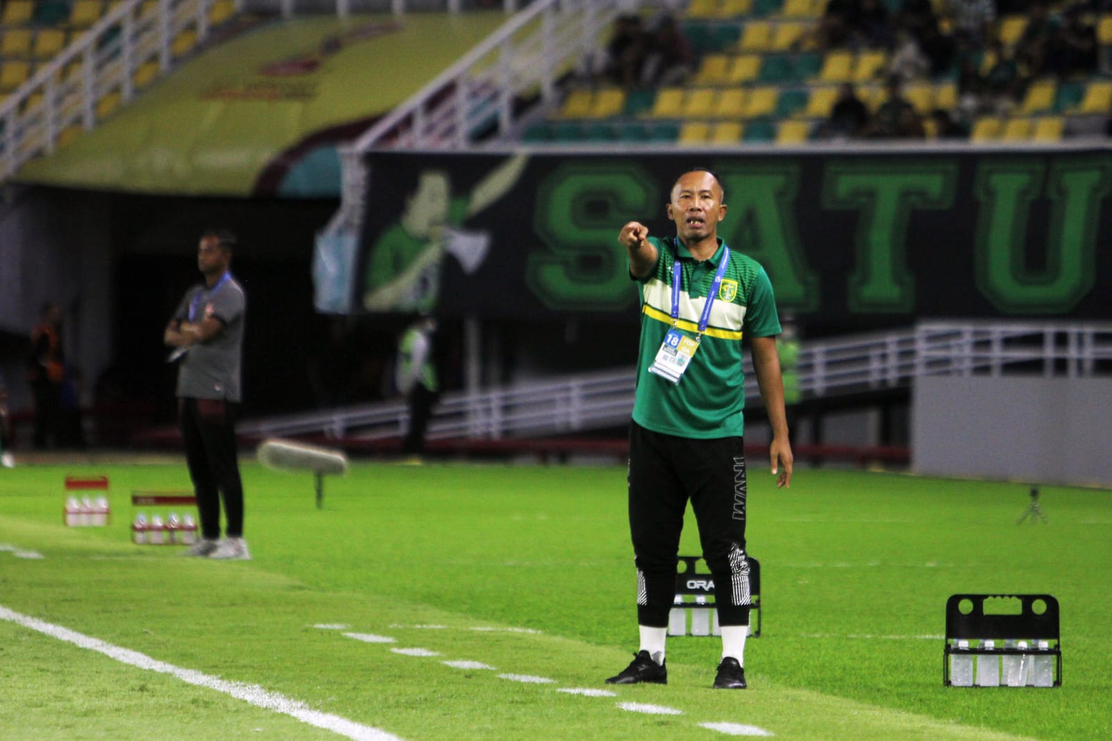 Uston Nawawi