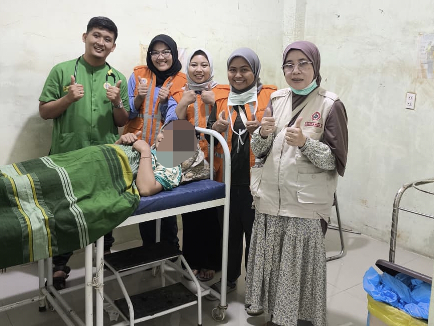 Tim dokter gabungan dari RS Unair dan RSUD dr Soetomo berhasil membantu persalinan yang kedua di Aceh Tamiang pasca banjir.