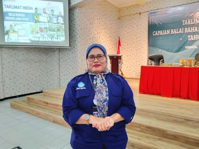 DOORSTOP: Kepala Balai Bahasa Provinsi Jawa Timur, Dr. Puji Retno Hardiningtyas, S.S., M.Hum di sela Talimat Media, Rabu (17/12).