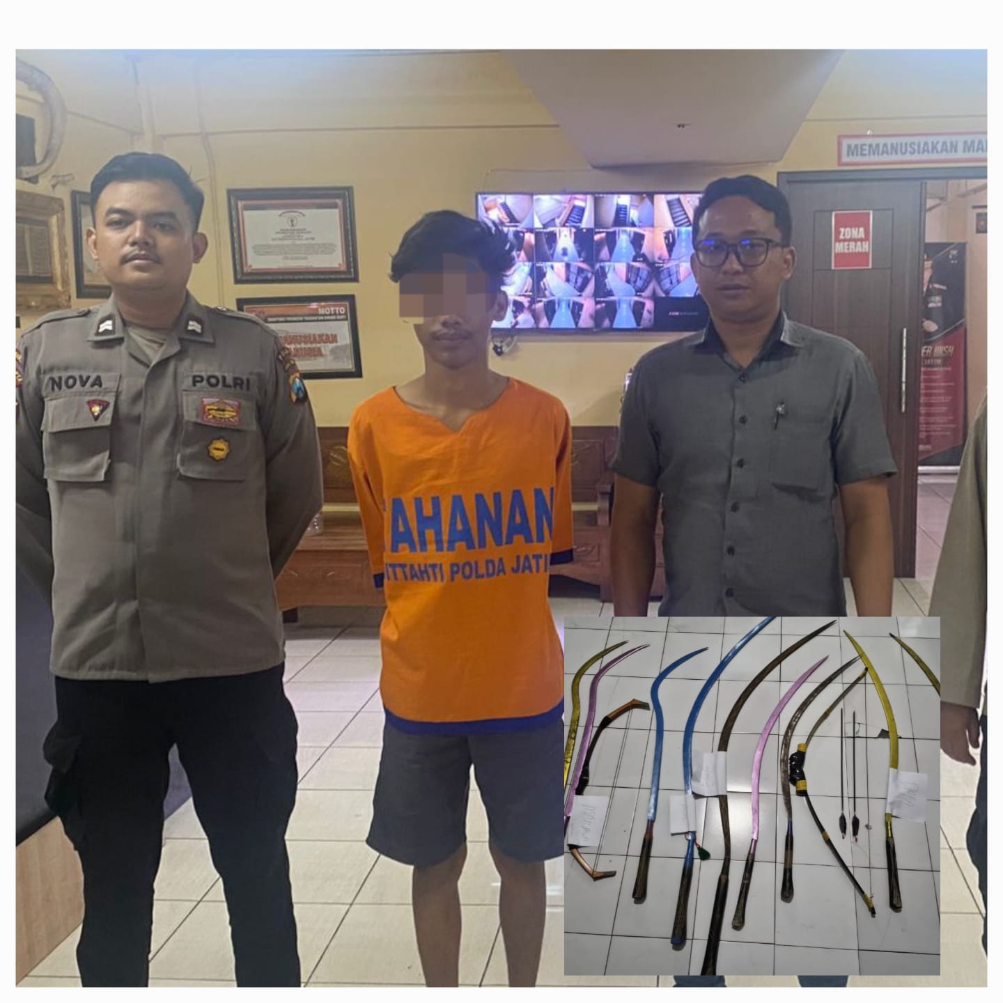 TERTANGKAP: Penjual motor hasil begal di Jalan Bulak Kali Tinjang Baru, Surabaya, ditangkap. Polisi amankan sajam yang digunakan saat kejadian (insert). (IST/RADAR SURABAYA)