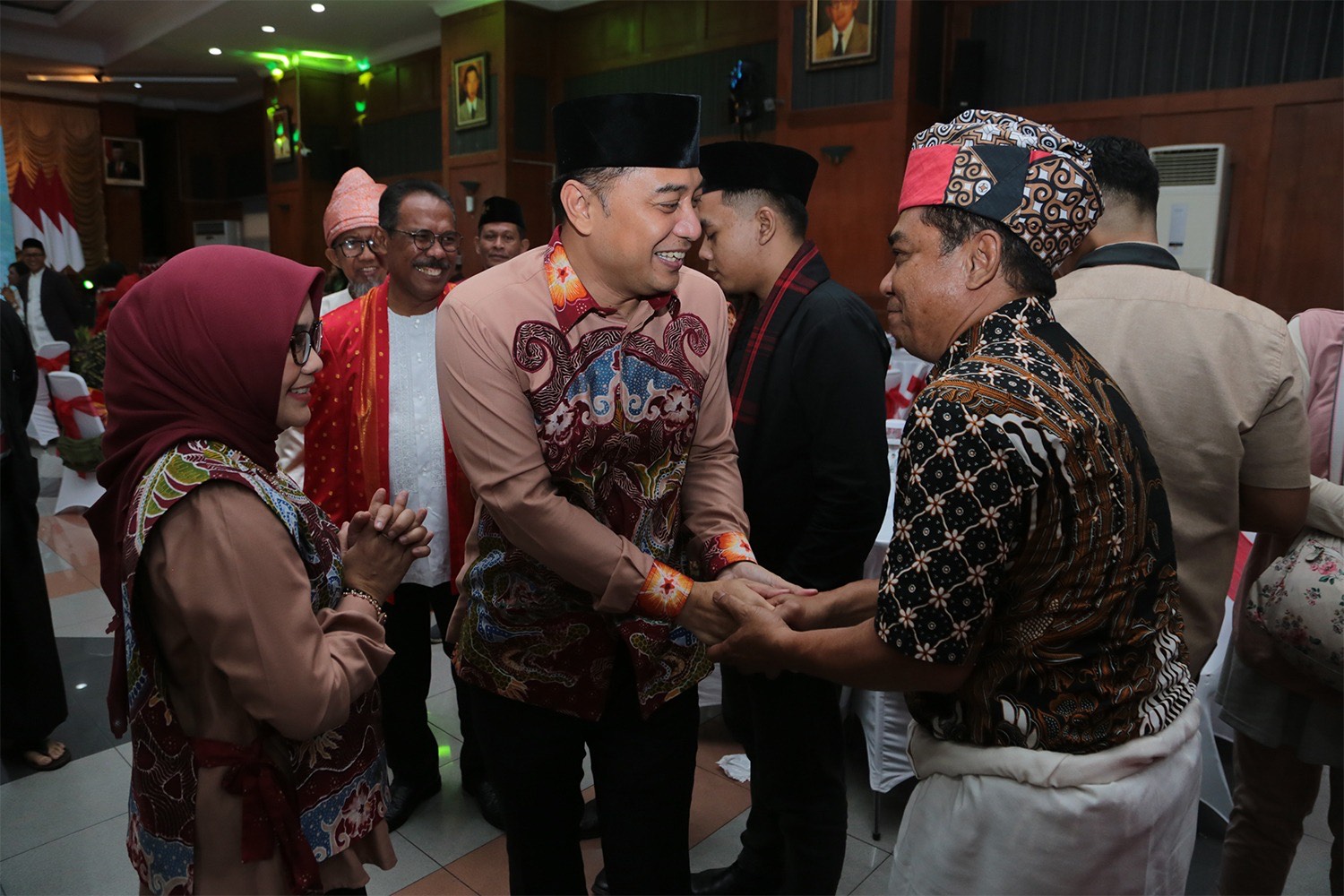 Wali Kota Surabaya Eri Cahyadi sempat viral saat menari Sandur Madura.