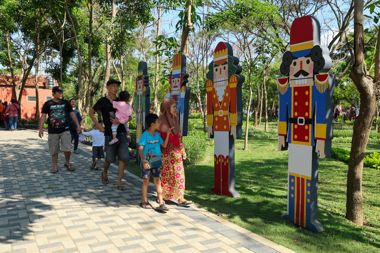 Liburan menikmati taman di Surabaya. (IST)