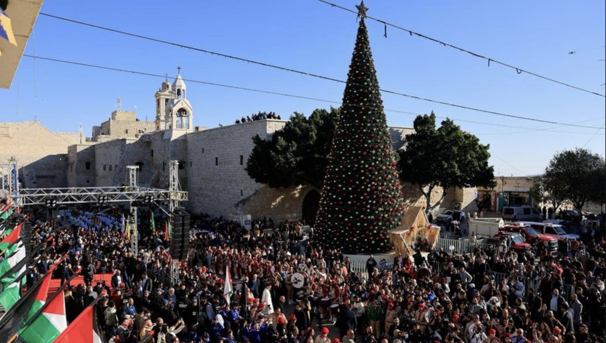 Perayaan Natal Bethlehem yang meriah dan penuh suka cita.