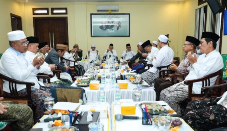 Forum Konsultasi Syuriyah dengan Mustasyar PBNU di Pesantren Lirboyo, Kota Kediri, Jawa Timur, Kamis (25/12/2025). Forum menyepakati muktamar bersama dalam waktu dekat.