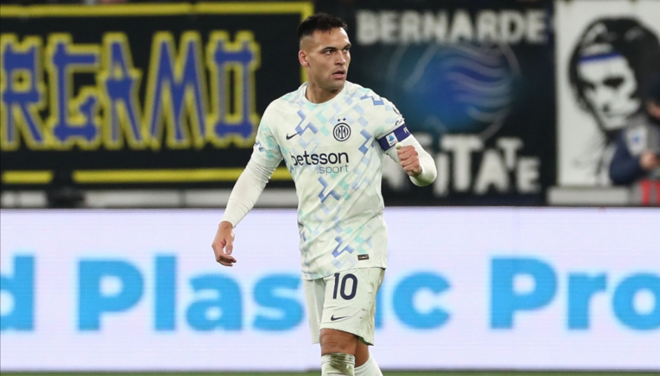 Lautaro Martinez bawa Inter Milan ke puncak klasemen.