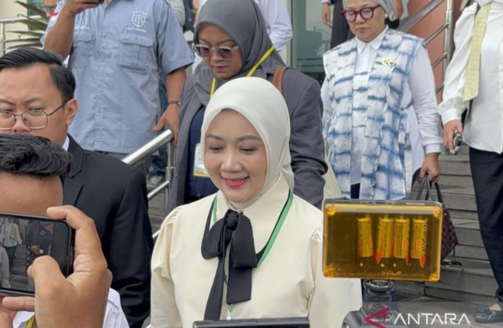 Anggota DPR RI Atalia Praratya menghadiri sidang lanjutan gugatan cerai terhadap mantan Gubernur Jawa Barat Ridwan Kamil di Pengadilan Agama Bandung, Kota Bandung, Rabu (31/12).