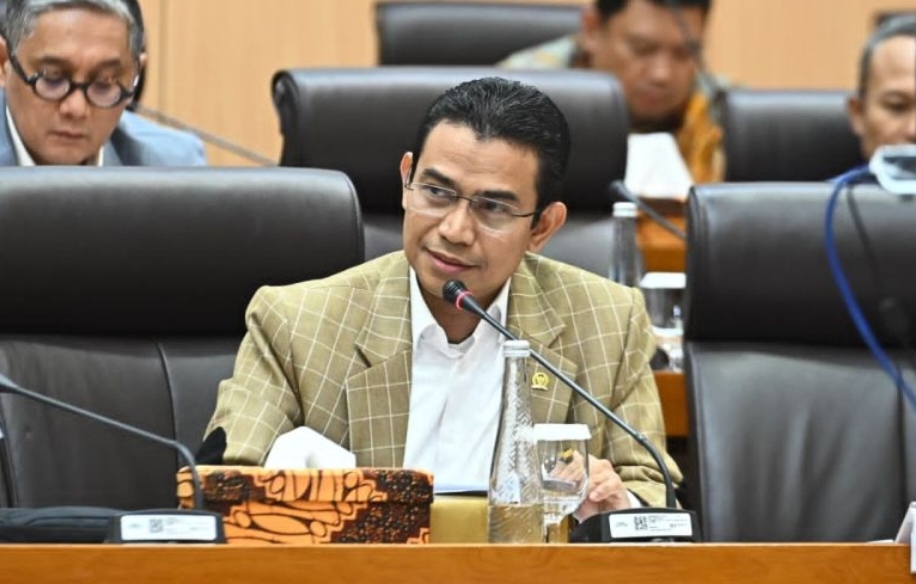 Anggota Komisi VII DPR RI Hendry Munief meminta TVRI perbaiki layanan jelang Piala Dunia 2026.