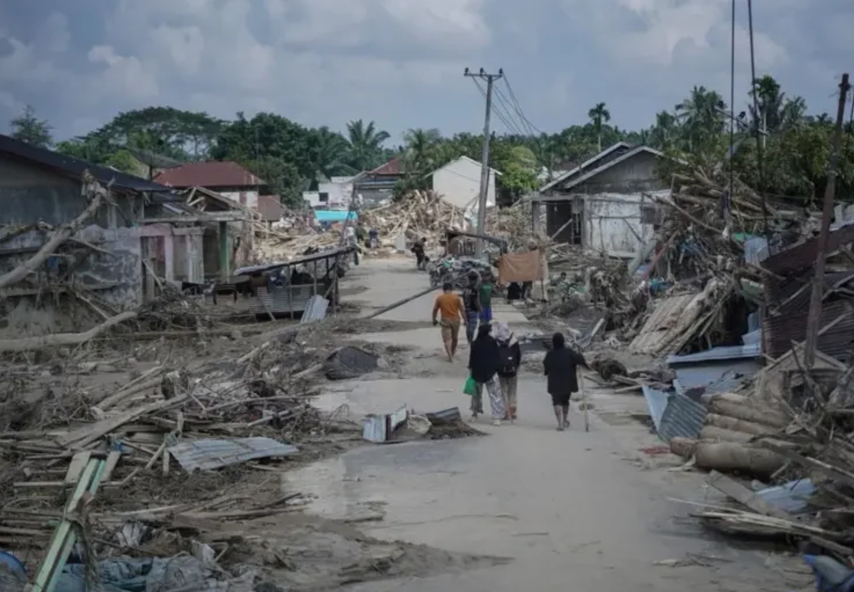 213.000 rumah rusak akibat banjir dan longsor di Sumatera.