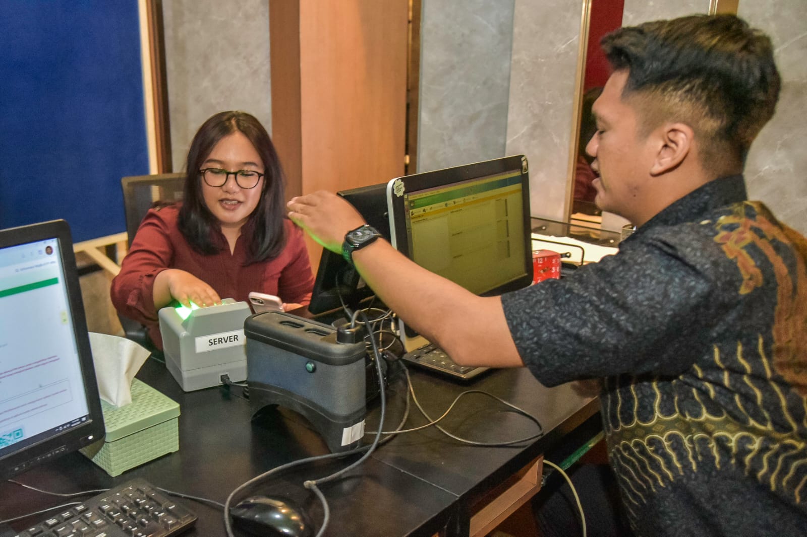 KERINGANAN: Pemkot Surabaya menghapus denda keterlambatan pengurusan akta kelahiran. Masyarakat bisa datang ke Siola atau melalui aplikasi. (IST/RADAR SURABAYA)