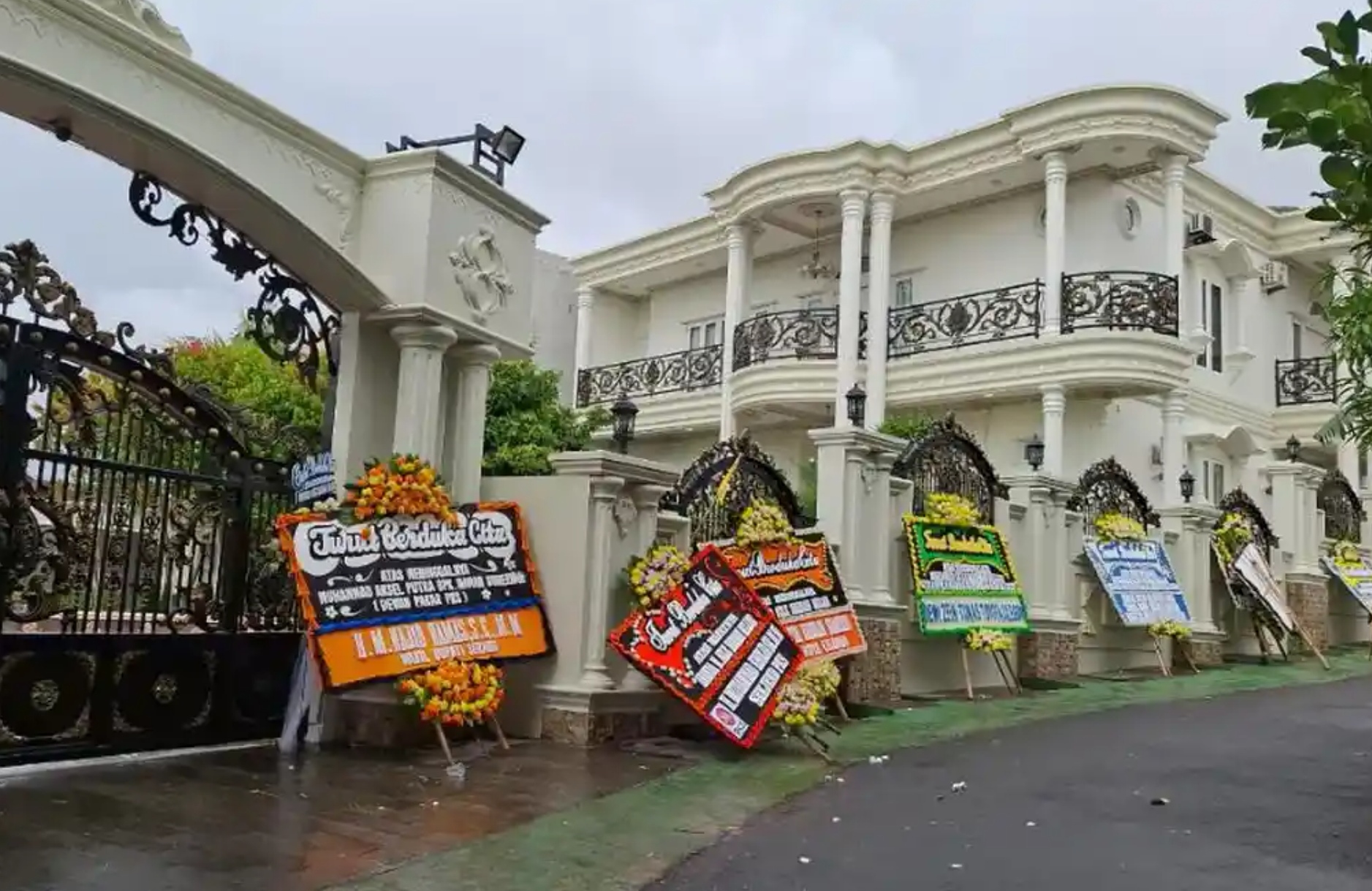 Rumah mewah politikus PKS, Maman Suherman di kawasan BBS 3, Cilegon, Banten yang menjadi lokasi pembunuhan anaknya.