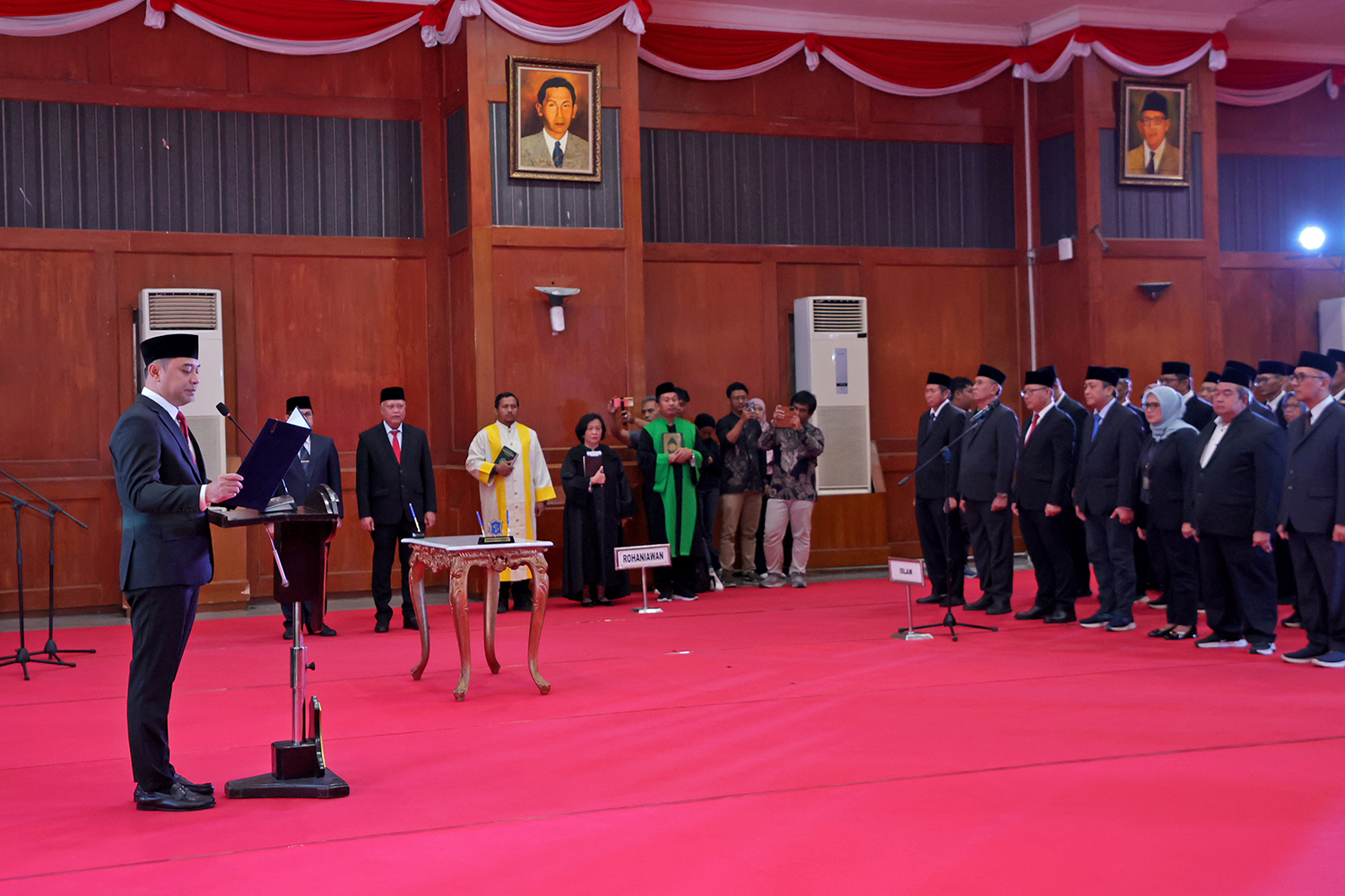 Pelantikan pejabat Pemkot Surabaya pada awal tahun 2026 oleh Wali Kota Surabaya Eri Cahyadi.