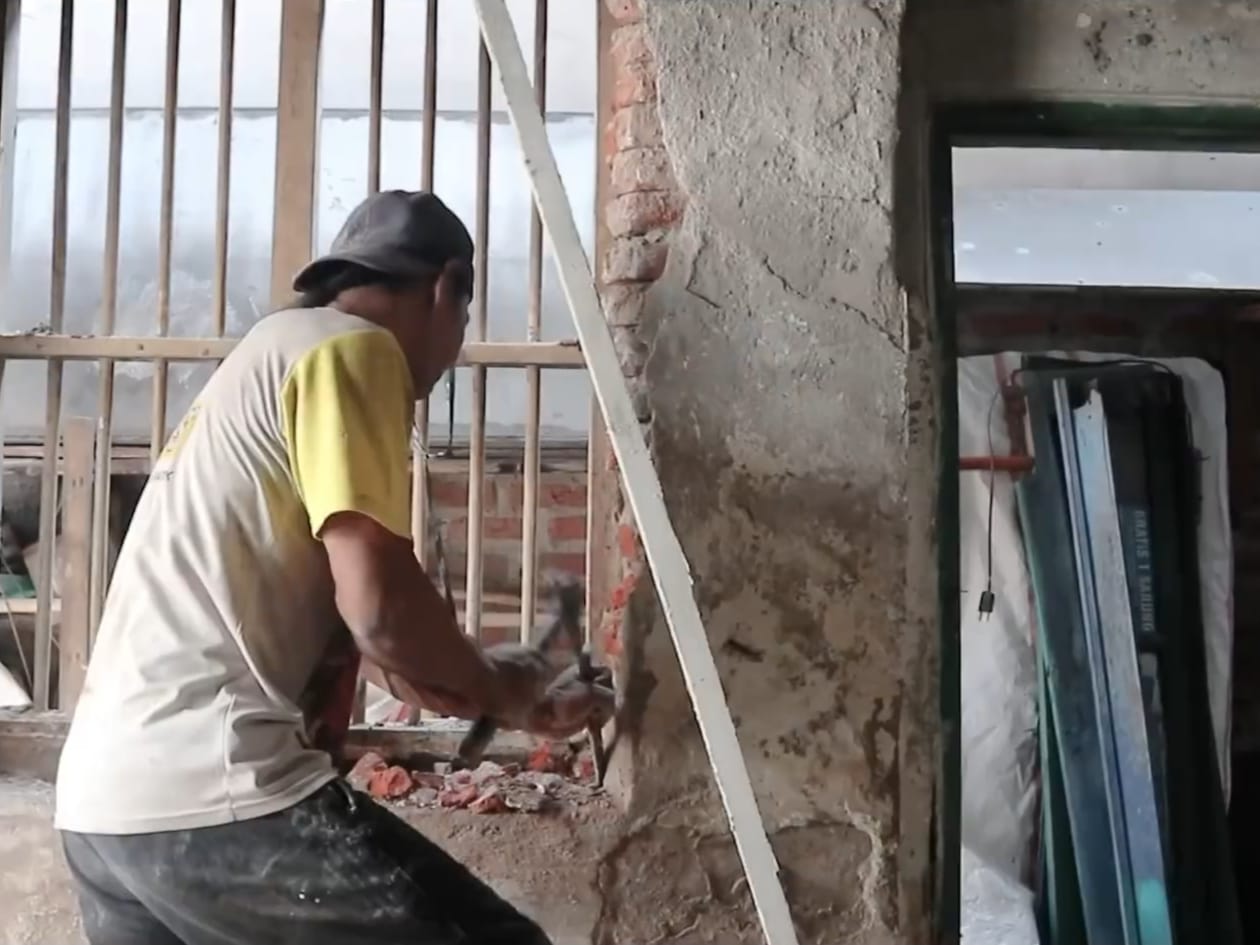 PERBAIKAN: Program dadan omah milik Pemkot Surabaya untuk rutilahu dianggap DPRD Surabaya belum merata. (DOK/RADAR SURABAYA)