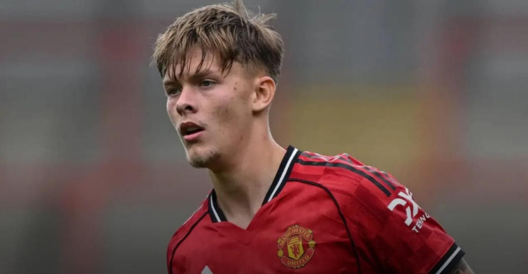 Bintang akademi Manchester United Sam Mather.