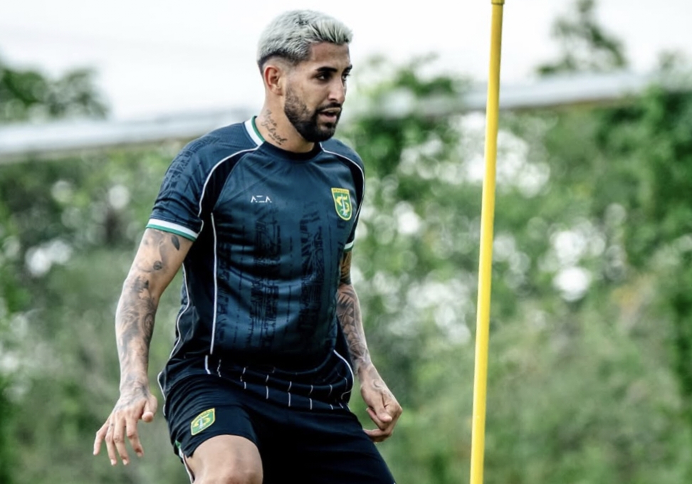 Bruno Paraiba perkuat lini depan Persebaya.