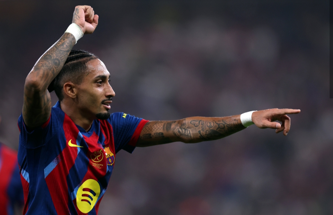 Raphinha jadi bintang kemenangan Barcelina si Jedah.