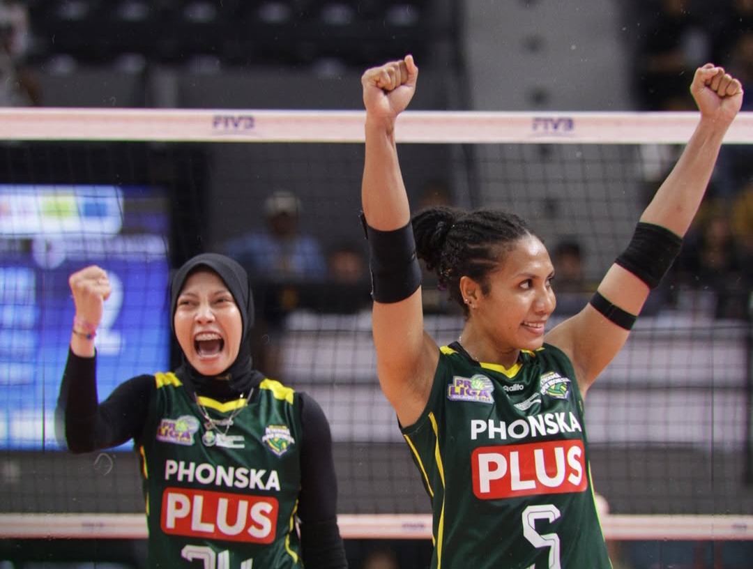 Gresik Phonska Plus mengawali laga dengan manis.