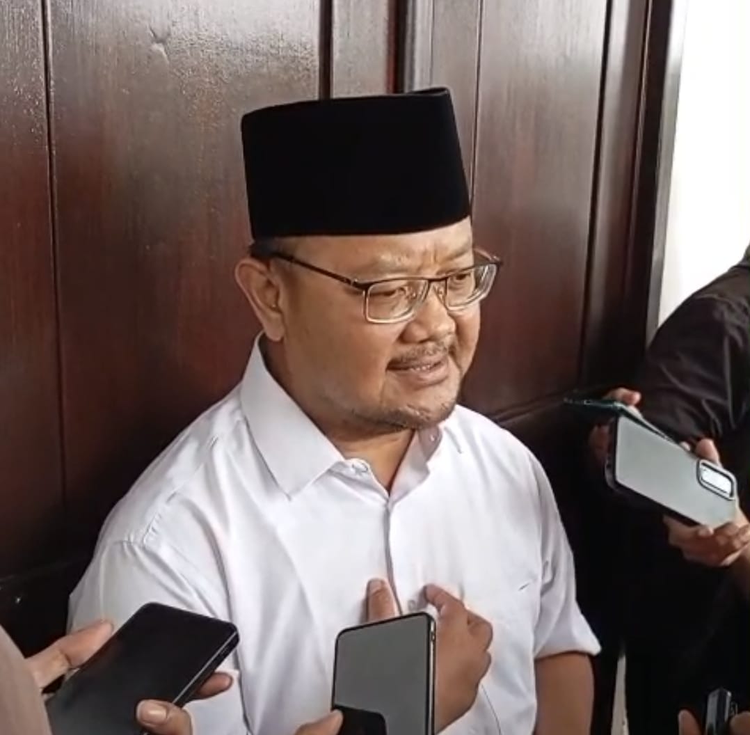 PASOKAN AMAN: Dirut PT RPH Surabaya Perseroda Fajar Arifianto Isnugroho memastikan pasokan daging tetap aman meski sejumlah jagal mogok.(IST/RADAR SURABAYA)