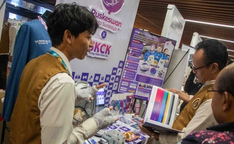 KREATIF: Pameran kreatif Galasteria Navigasi Visual di basemen Alun-Alun Surabaya. Pameran tugas akhir edisi keempat ini berlangsung selama dua hari, 10&ndash;11 Januari 2026.