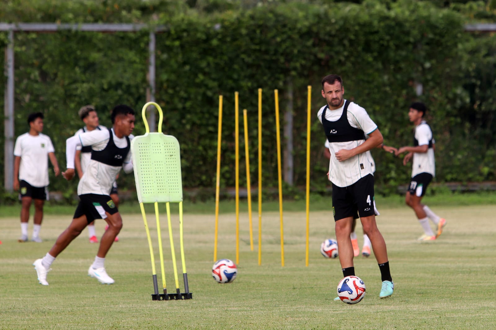 Dime Dimov dilepas Persebaya usai putaran pertama BRI Super League 2025/2026 berakhir.