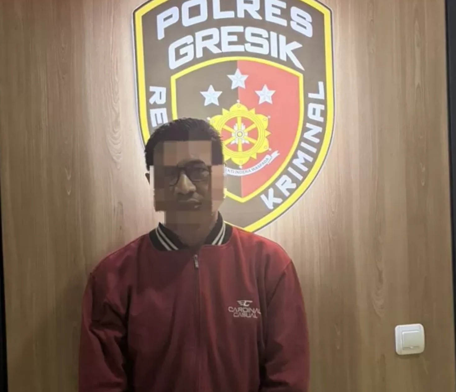 SD, oknum PNS Gresik pelaku pelemparan batu terhadap bus Trans Jatim telah diamankan.