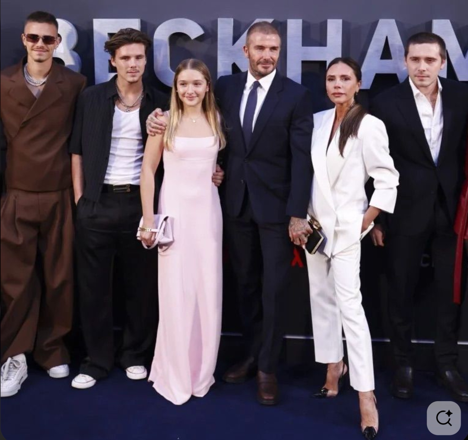 Konflik Brooklyn dan orang tuanya bermula sejak persiapan pernikahannya dengan Nicola Peltz.