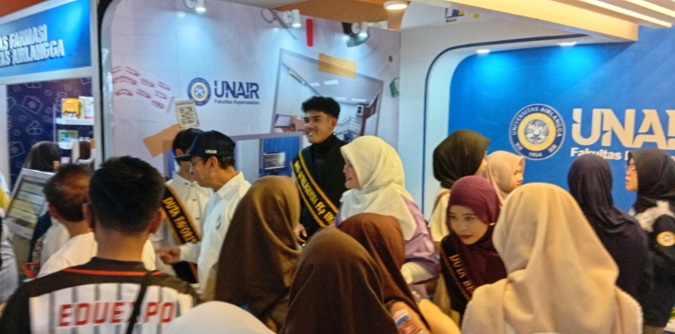 Rangkaian Airlangga Education Expo (AEE) digelar di Kampus MERR-C Unair yang berakhir Minggu (25/1).