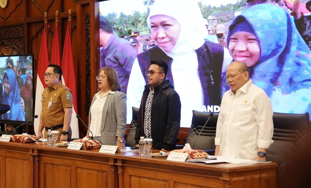 Kunjungan kerja Komite II yang dipimpin Ketua Komite II, Badikenita Br. Sitepu (DPD RI Sumatera Utara), Senin (26/1) dan diterima  oleh Sekretaris Daerah Provinsi Jawa Timur,  Adhy Karyono.