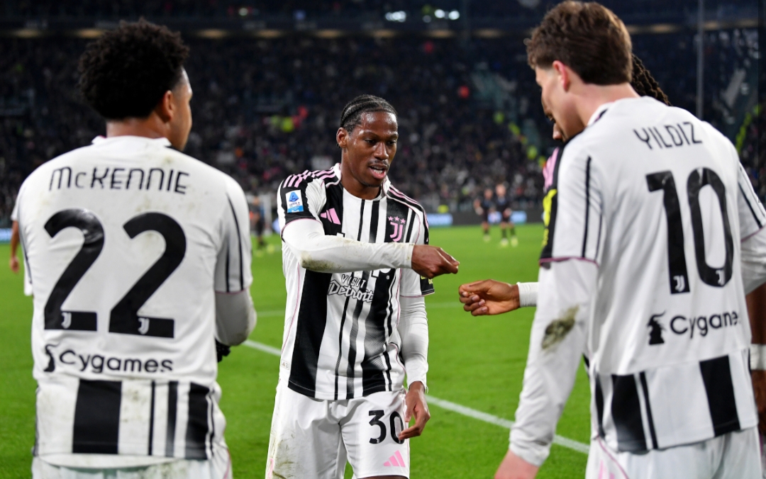 Gol pembuka Juventus dicetak Jonathan David pada menit ke-22. Penyerang asal Kanada itu memanfaatkan umpan tumit dari Manuel Locatelli.