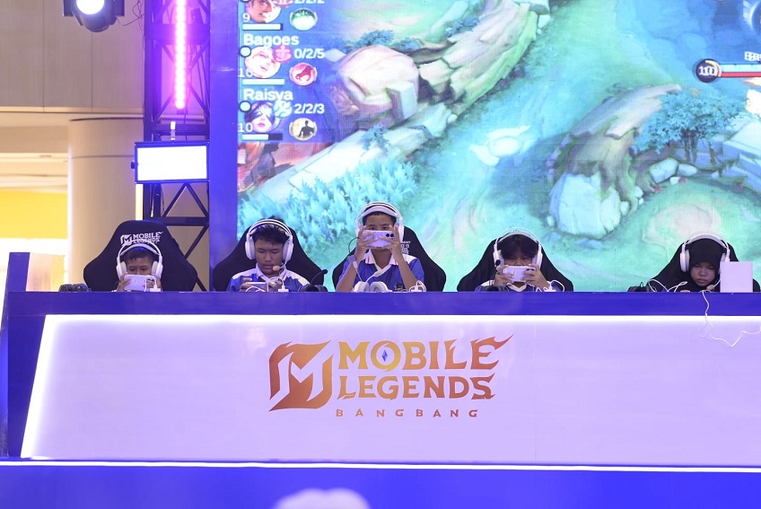 MABAR: Suasana kompetisi gim Mobile Legends: Bang Bang (MLBB) di Tunjungan Plaza Surabaya, beberapa waktu lalu.