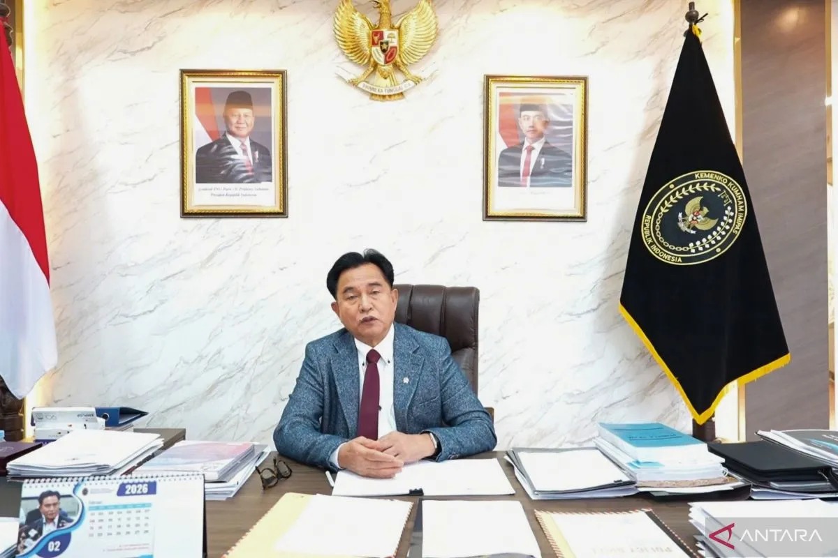 Menteri Koordinator Bidang Hukum, Hak Asasi Manusia, Imigrasi, dan Pemasyarakatan Yusril Ihza Mahendra