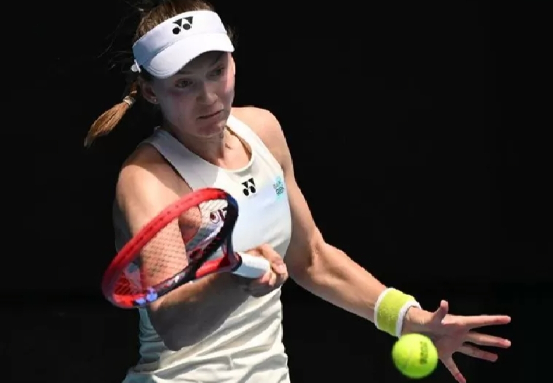 Elena Rybakina melaju ke semifinal setelah singkirkan Iga Swiatek.