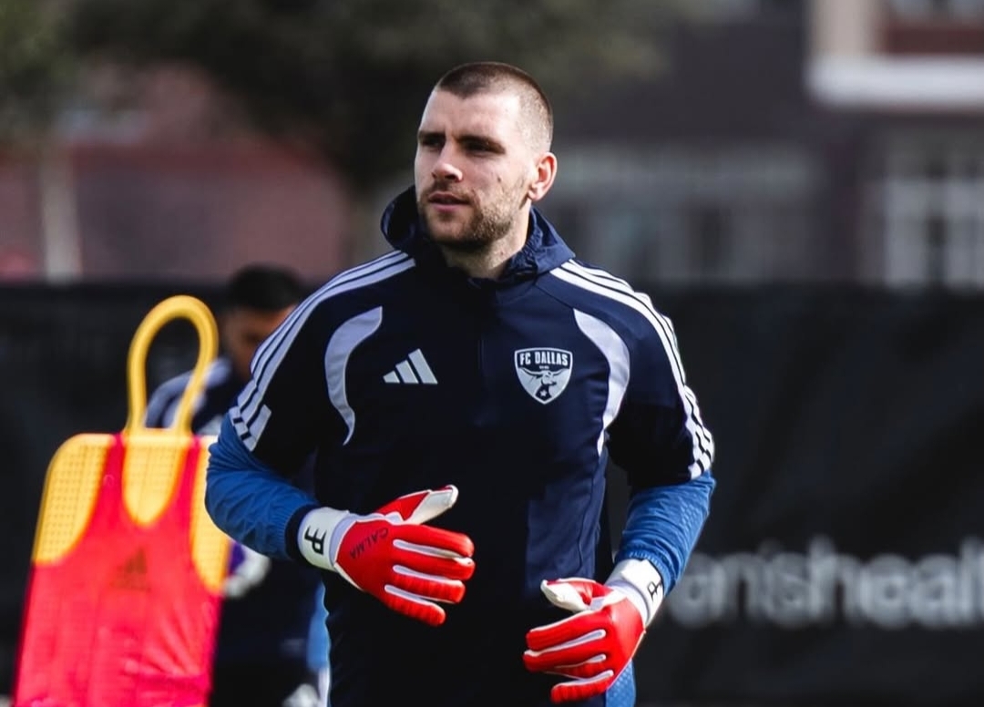 Maarten Paes dikabarkan bakal bergabung dengan Ajax Amsterdam.