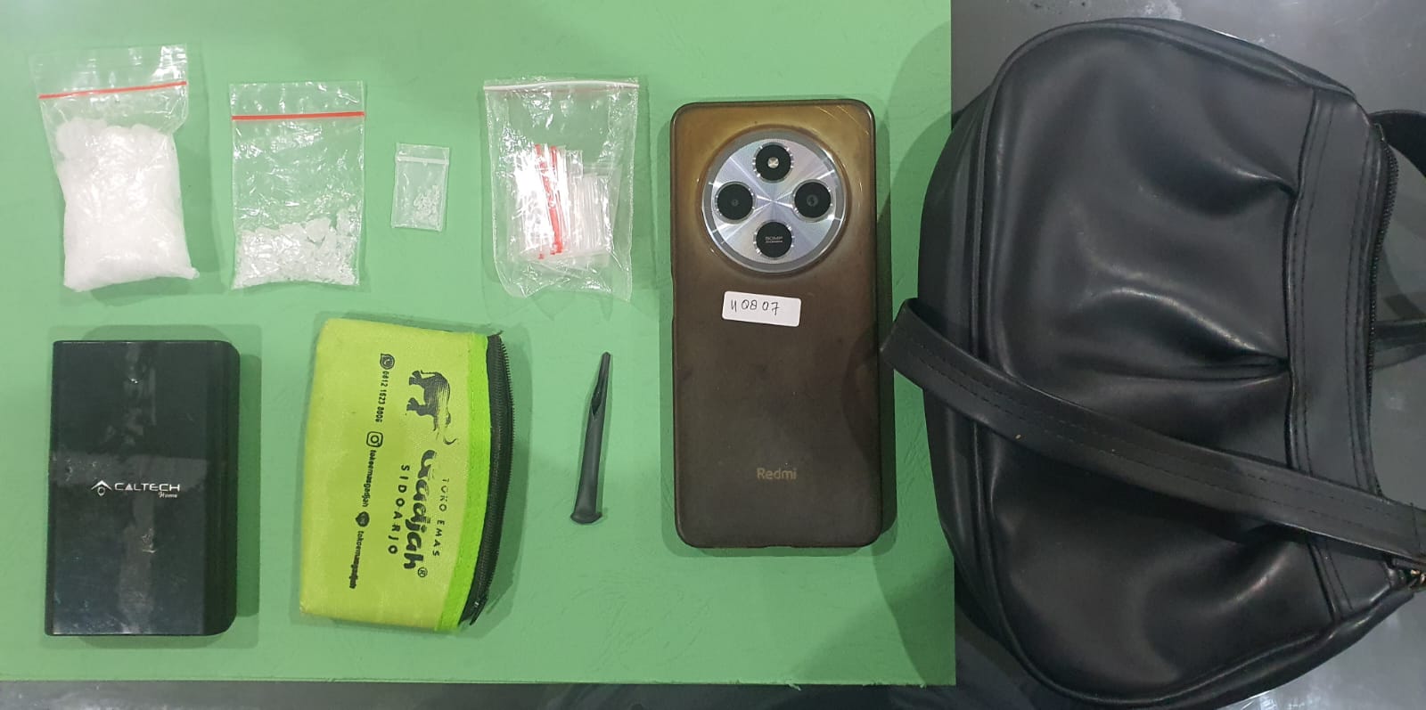 DISITA: Barang bukti 30 gram sabu yang diamankan Satresnarkoba Polrestabes Surabaya dari tersangka. Sabu ditemukan di Gadel, Surabaya. (IST/RADAR SURABAYA)