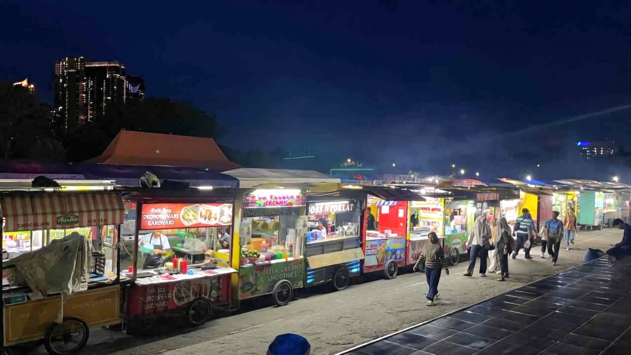 Lima spot kuliner malam di Surabaya.