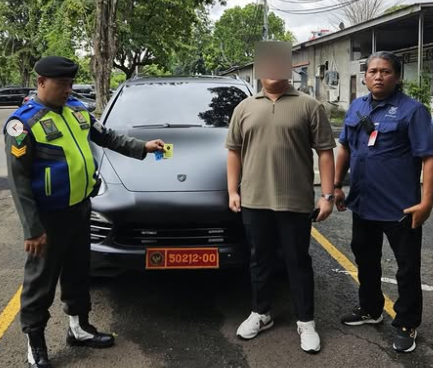 Kemhan memastikan pengemudi dan kendaraannya telah diserahkan ke Polres Metro Jakarta Timur untuk proses hukum.