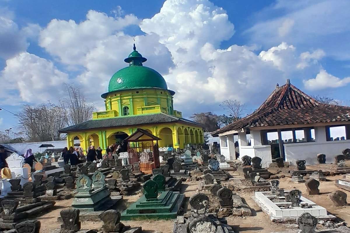 Kompleks Makam Asta Tinggi di Sumenep.