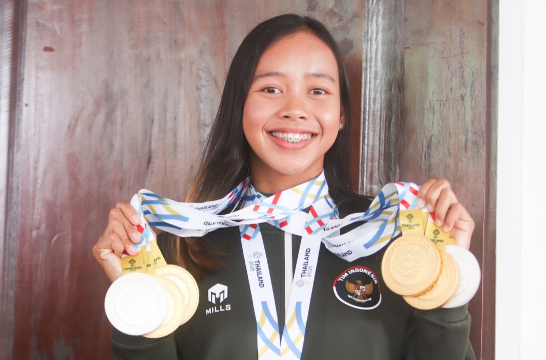 Martina Ayu Pratiwi berhasil meraih tujuh medali yang terdiri atas lima emas dan dua perak dari cabang olahraga Triathlon di SEA Games 2025 Thailand.
