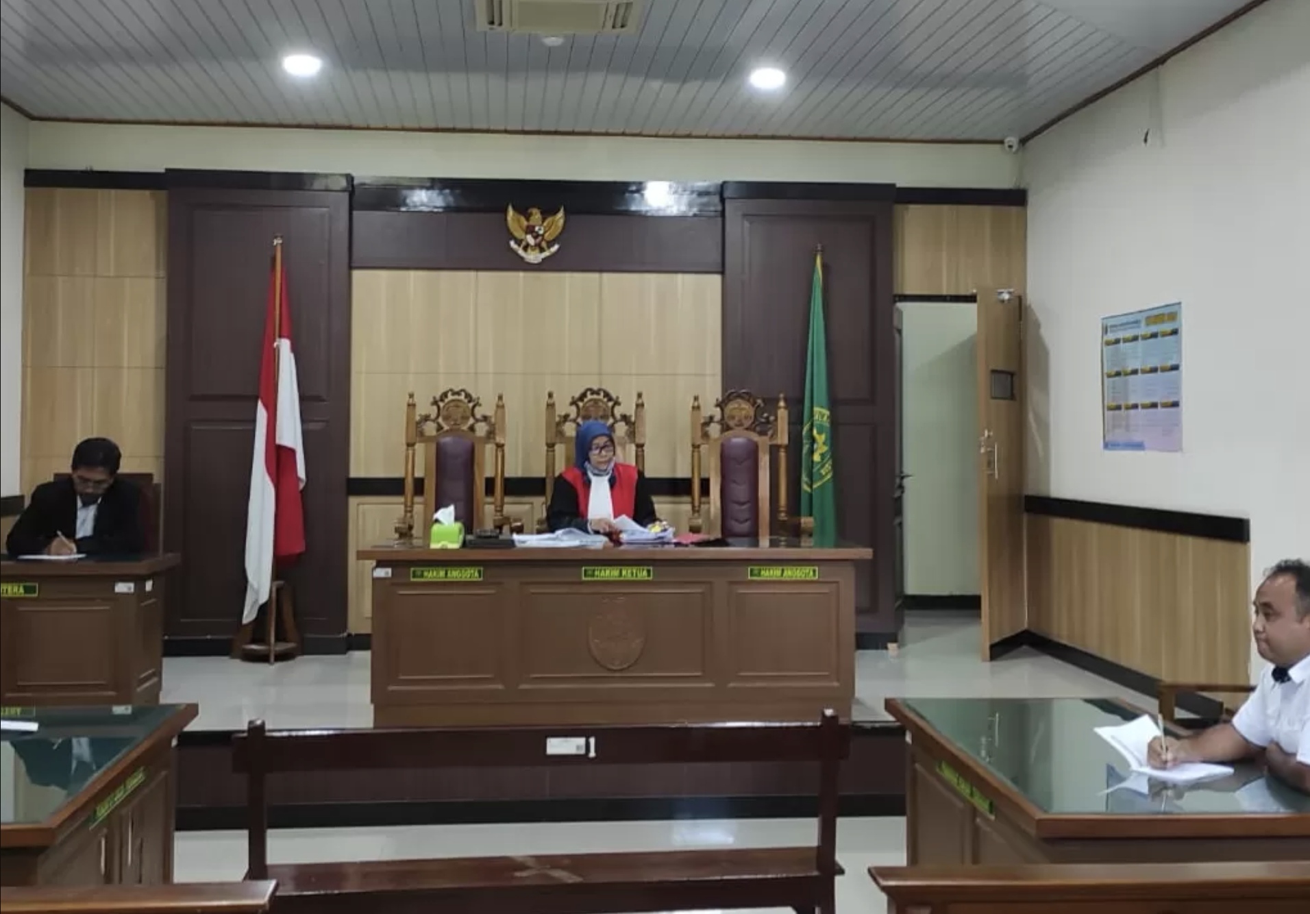 Majelis Hakim Pengadilan Negeri (PN) Gresik menolak gugatan praperadilan yang diajukan dua tersangka kasus aplikasi Matel.