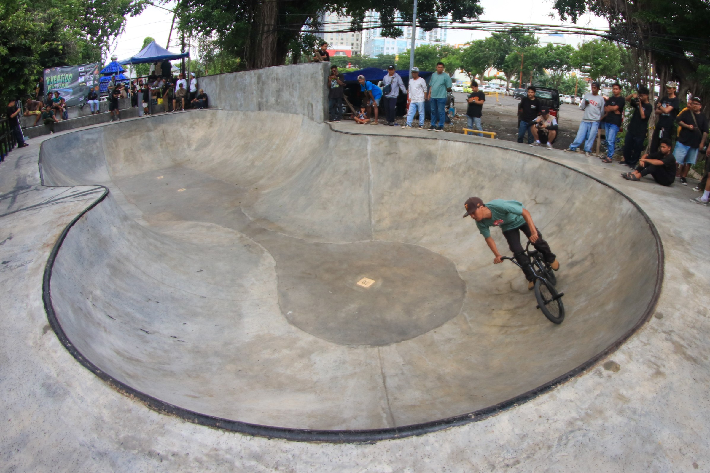 Skate & BMX Park Kalimas memiliki fasilitas baru seperti bowl pertama di Surabaya.