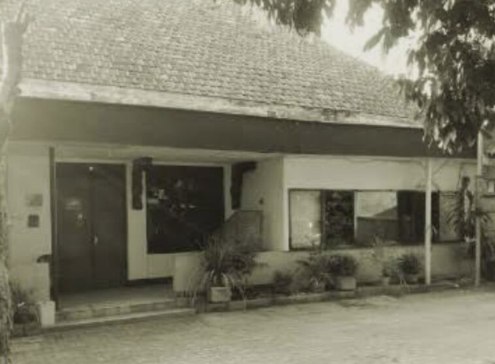 Foto lawas Rumah Radio Bung Tomo di Tegalsari, Surabaya.