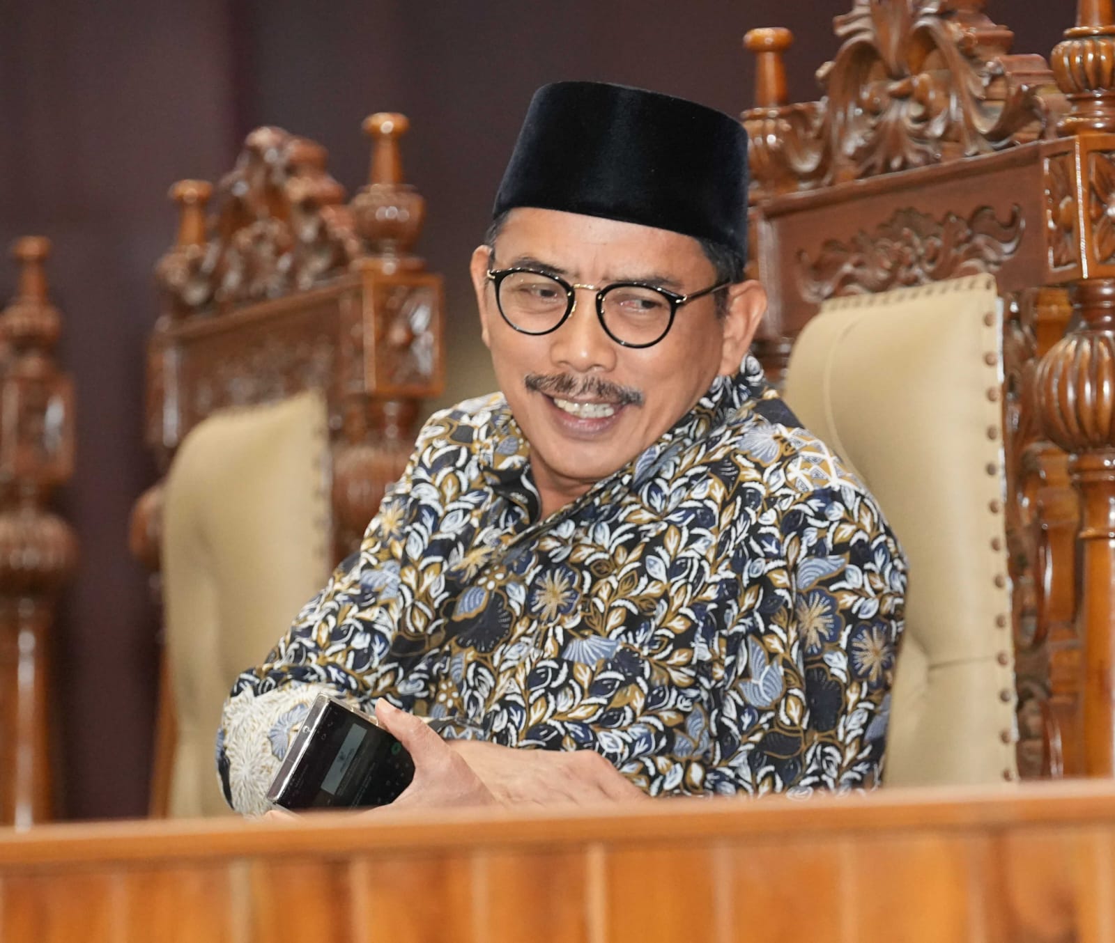 MIRIS: Ketua DPRD Jatim, Musyafak Rouf, menyoroti tidak adanya SMA dan SMK Negeri di Dukuh Pakis, Surabaya. (IST/RADAR SURABAYA)