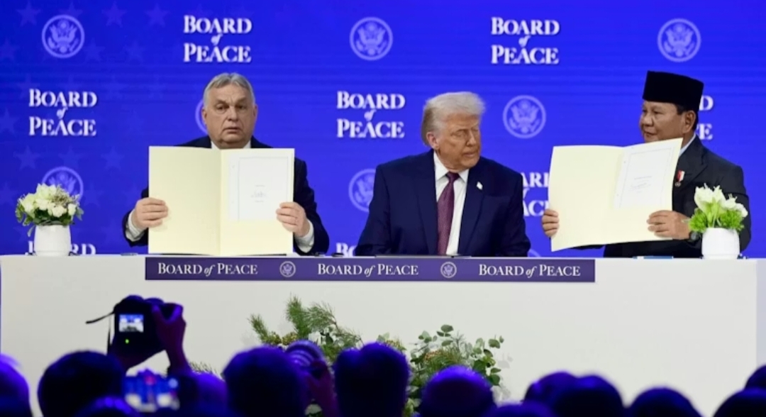 Presiden Prabowo Subianto menandatangani Board of Peace Charter pada Kamis, 22 Januari 2026, di Davos, Swiss.