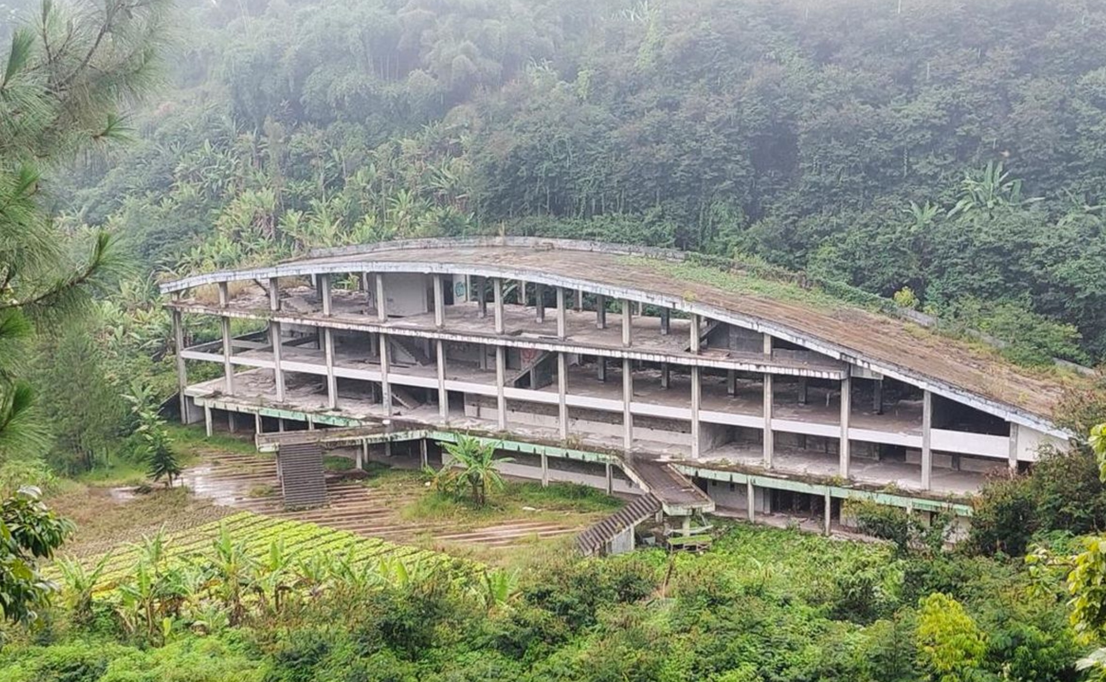Kampung Gajah yang kini terbengkalai.